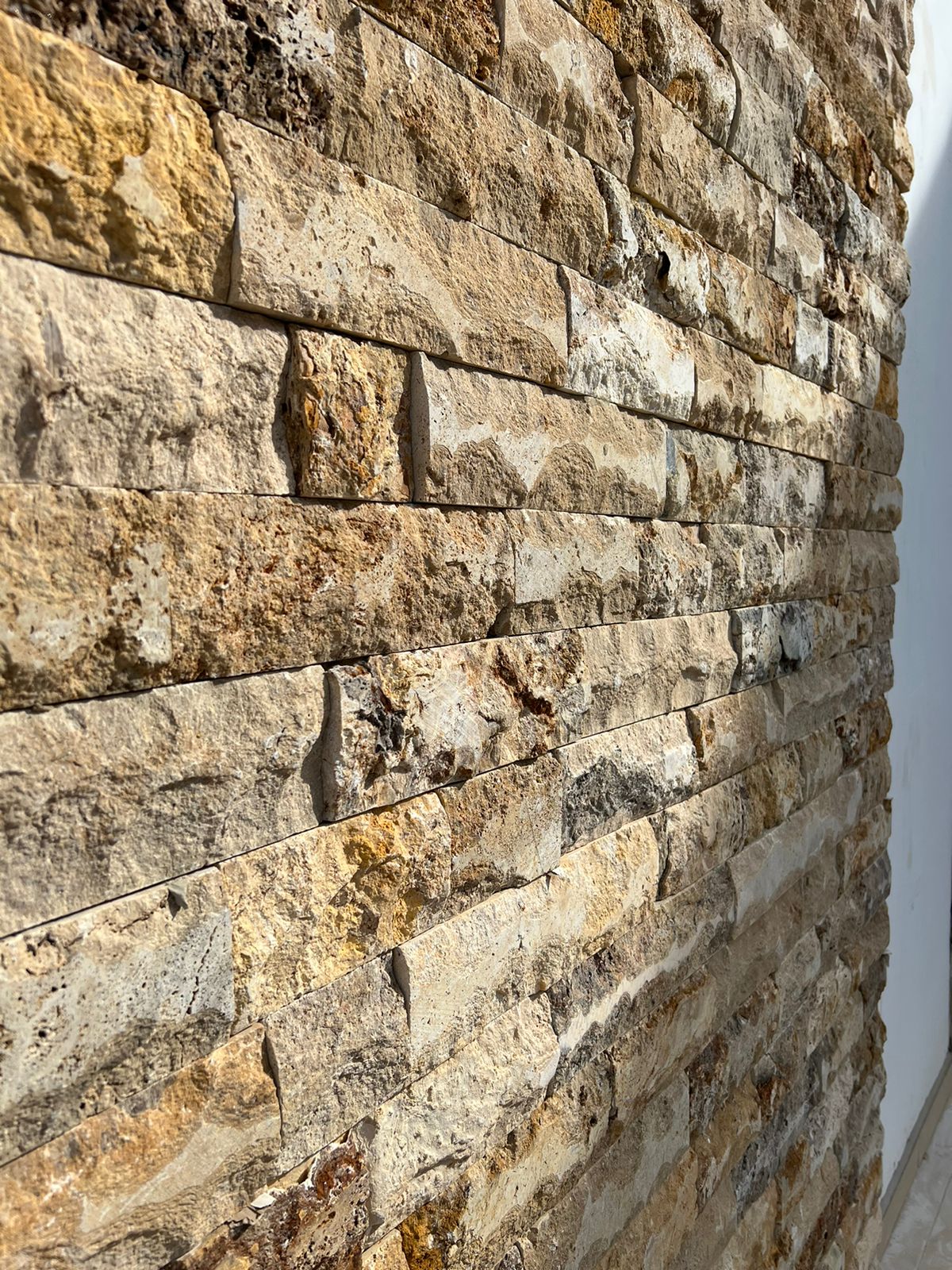 SPLIT FACE TRAVERTINO