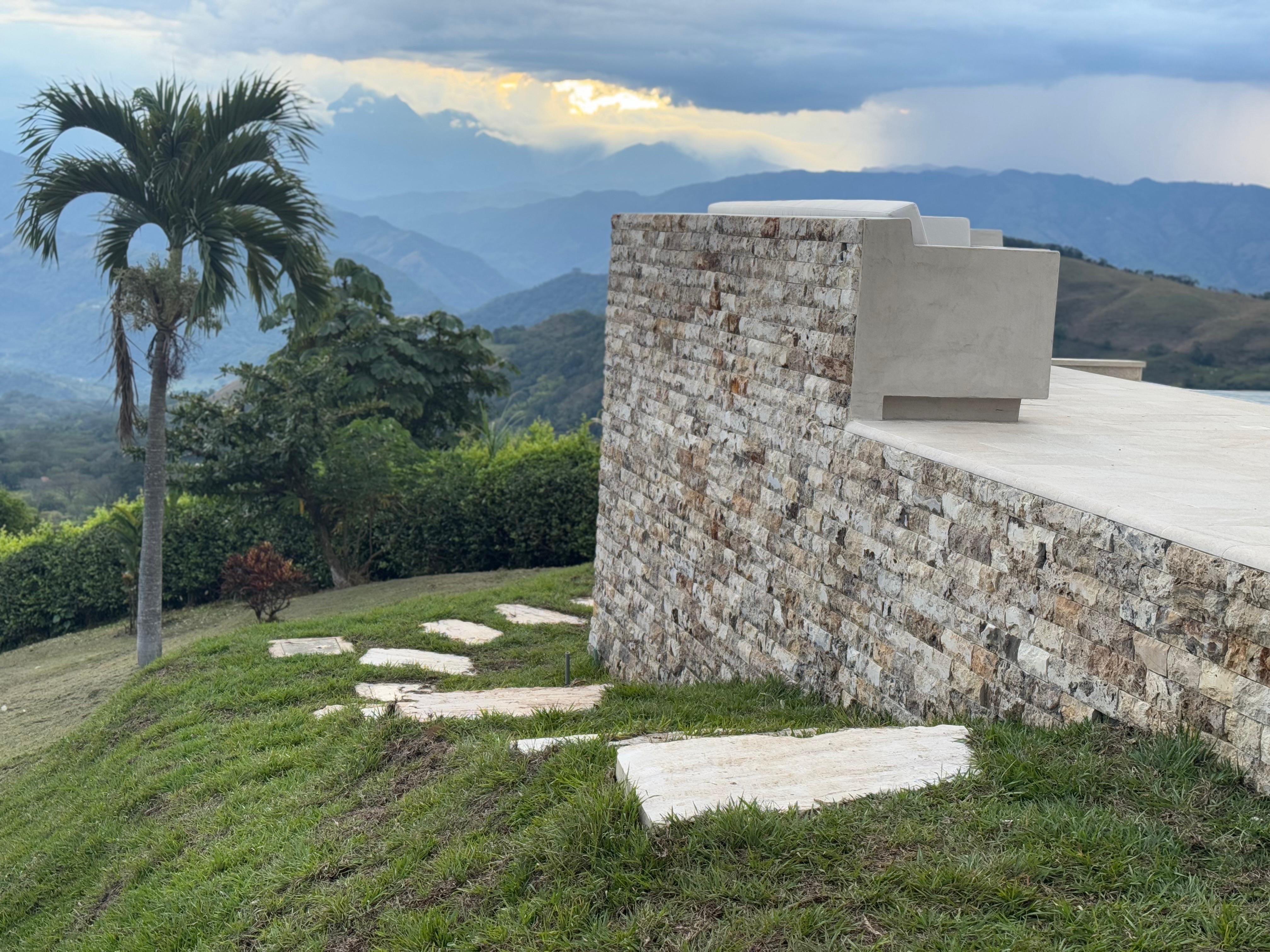 SPLIT FACE TRAVERTINO