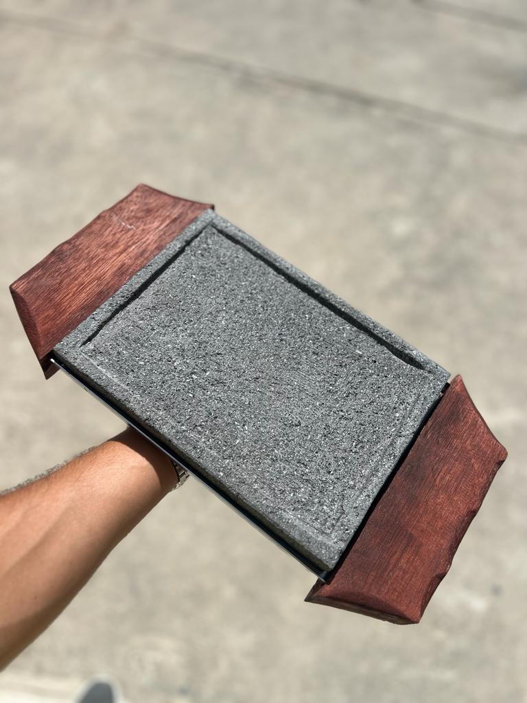 Parilla volcánica con base