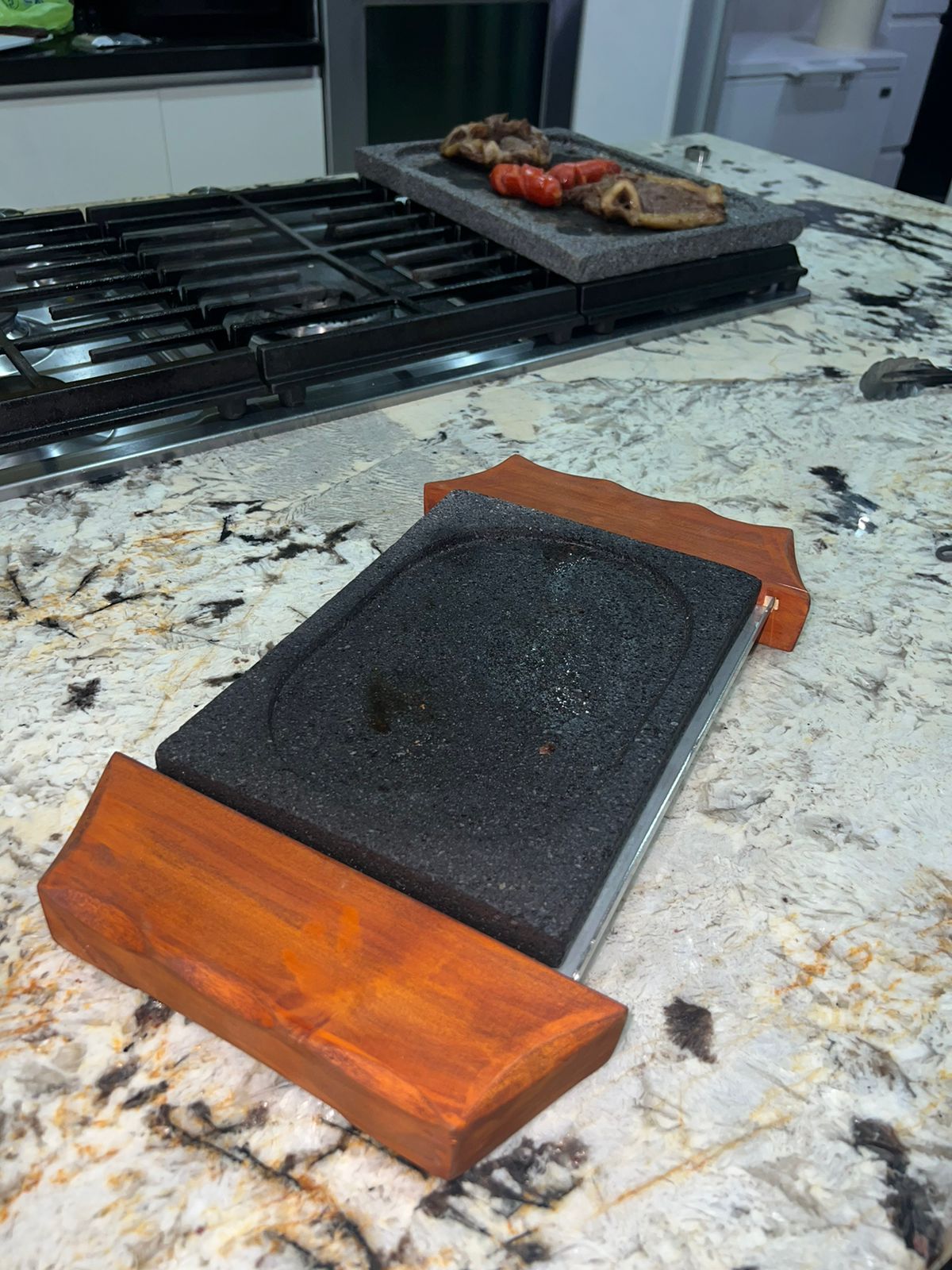 Parilla volcánica con base