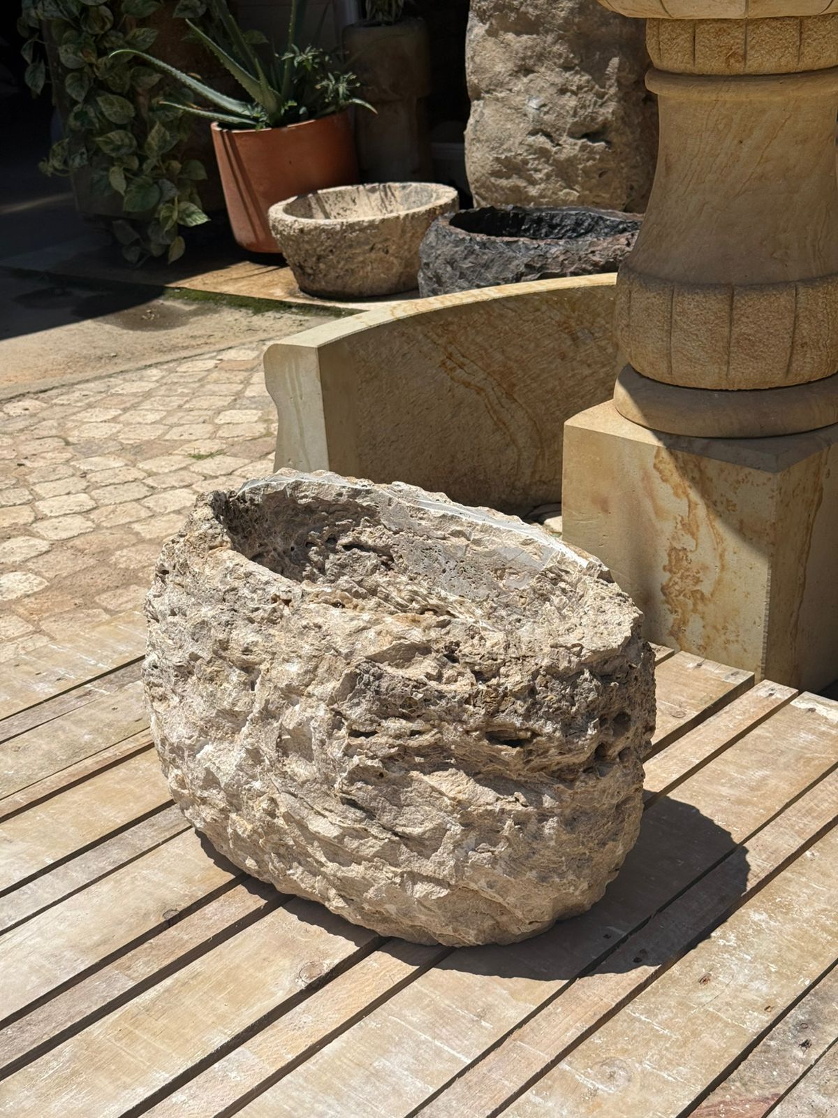 MATERAS EN TRAVERTINO